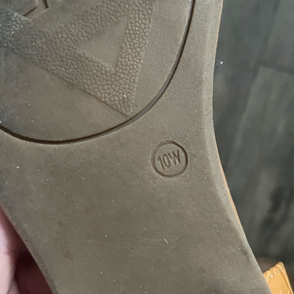 Sandals - Picture 6 of 6